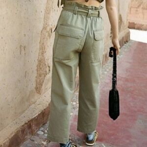BDG Green Paper Bag Waist 25” High Rise Cargo / Utility Style Casual Pants M